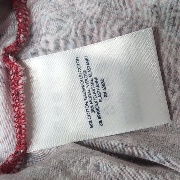 Lands' End Red Paisley 3/4 Sleeve Lightweight Jersey V-neck Top M 10-12 - Picture 7 of 13